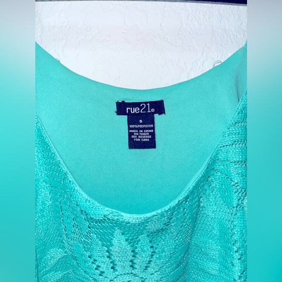 Rue 21 Top - Picture 4 of 4